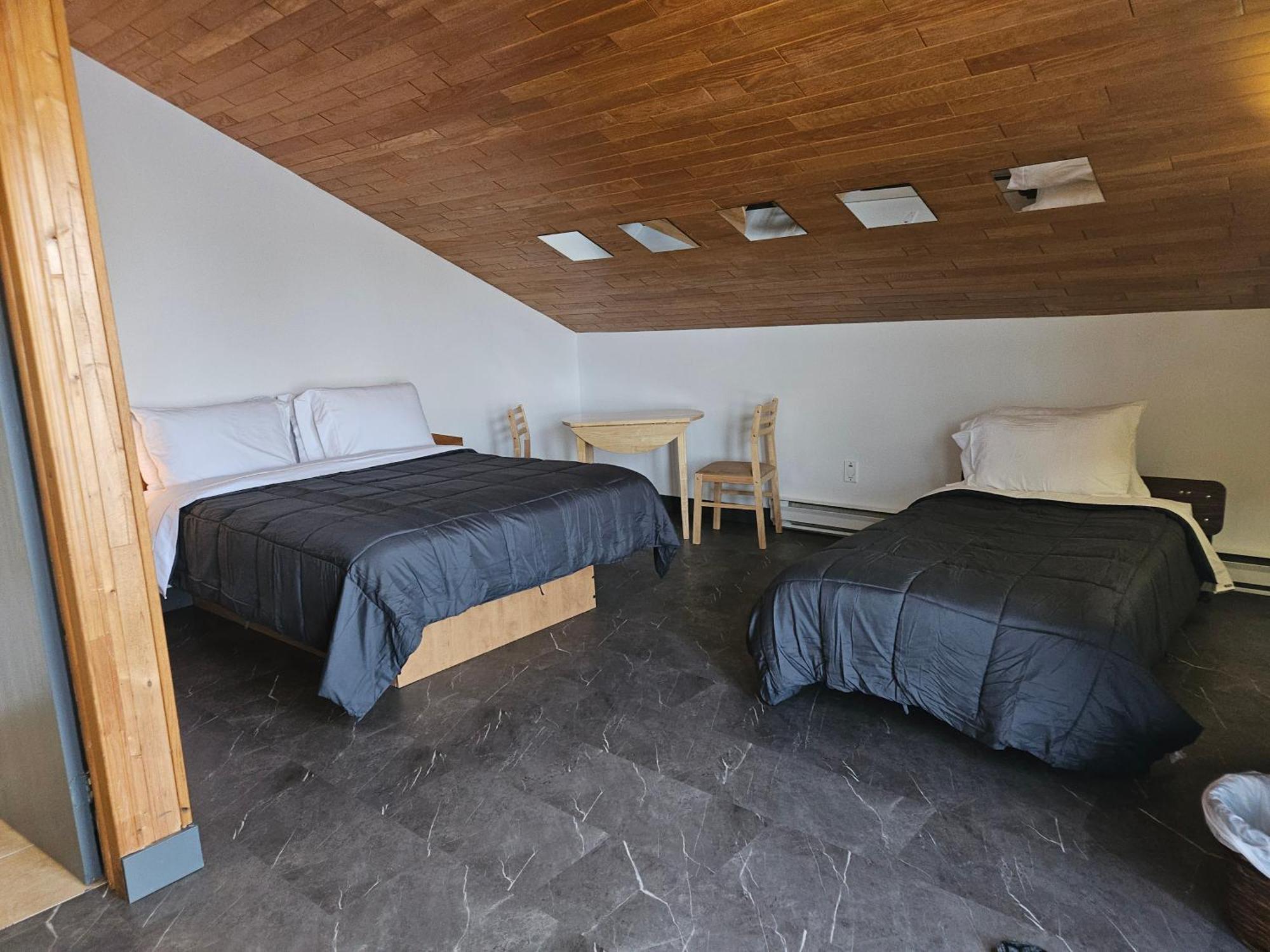 Hotel Auberge St-Felicien แซ็ง-เฟลีเซียง ภายนอก รูปภาพ