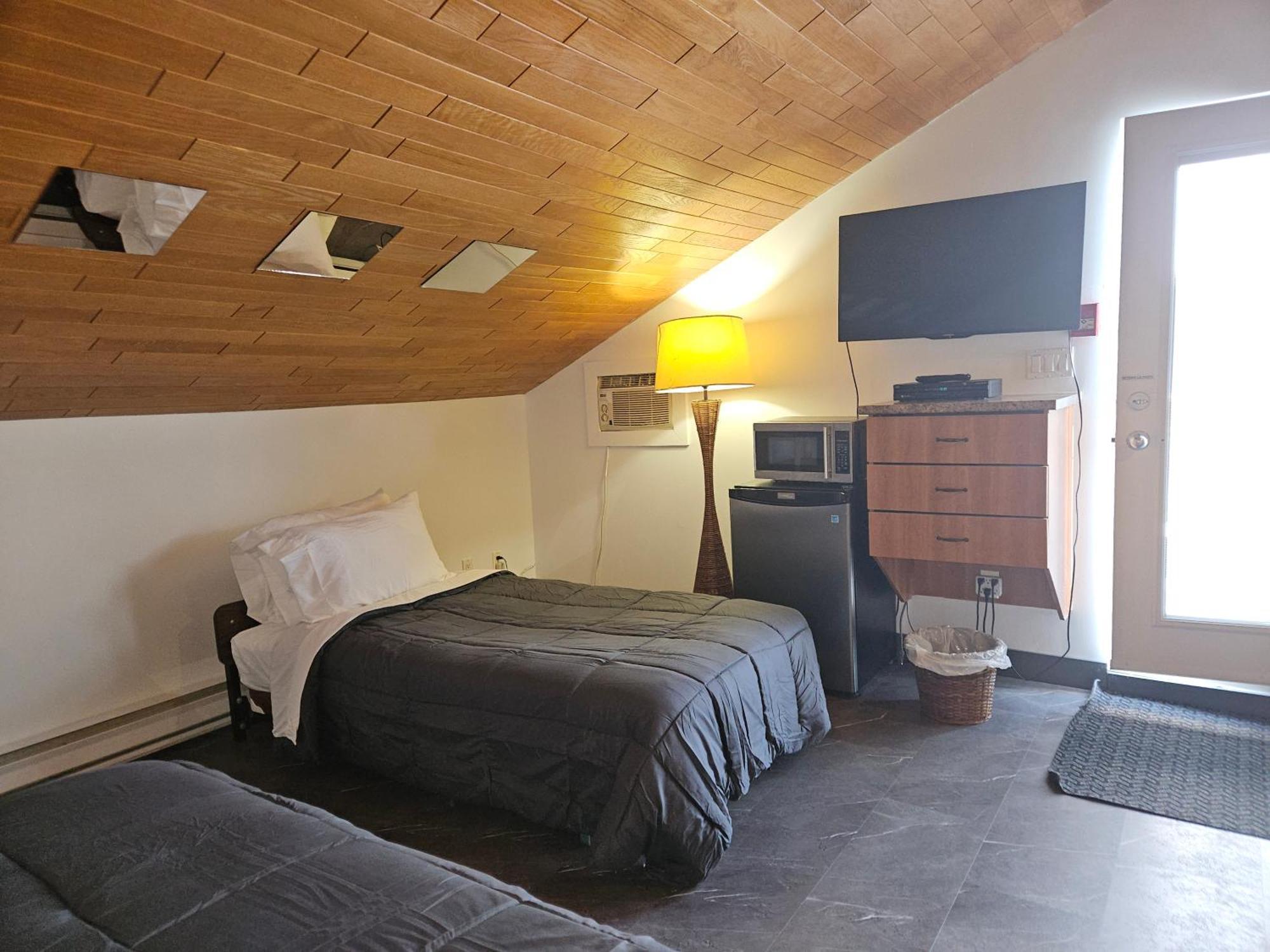 Hotel Auberge St-Felicien แซ็ง-เฟลีเซียง ภายนอก รูปภาพ